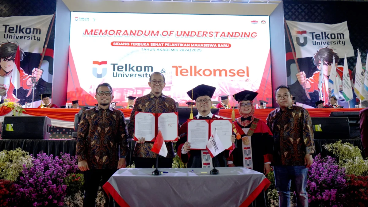 Dukung Pengembangan Ekosistem Digital Sivitas Akademika Telkomsel Jalin MoU dengan Telkom University