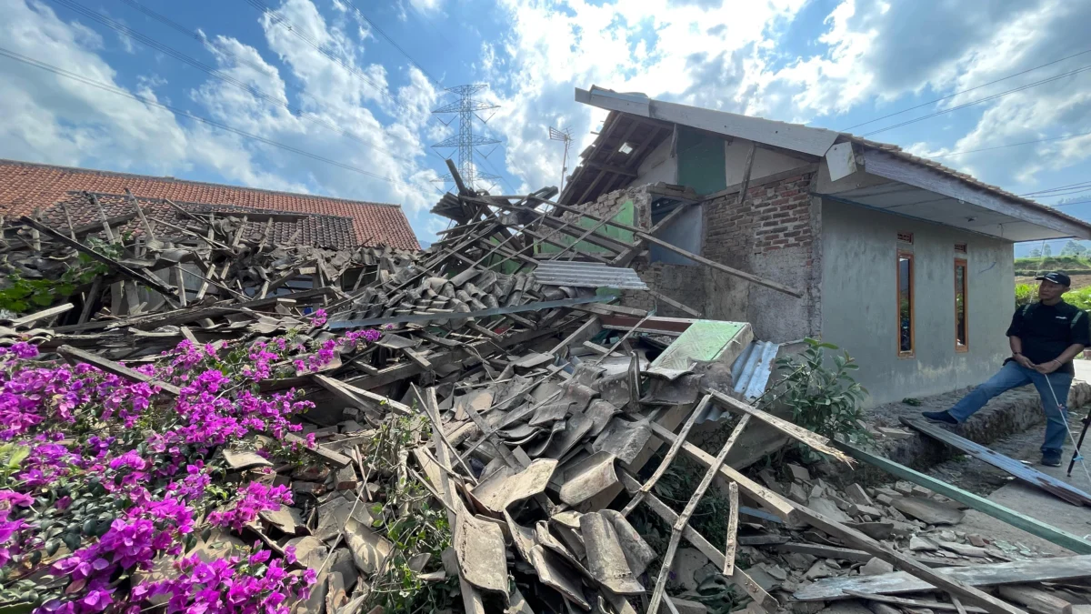 Beberapa rumah warga di Kecamatan Kertasari yang terdampak akibat gempa 5.0 Magnitudo yang melanda Kabupaten Bandung. Foto Agi