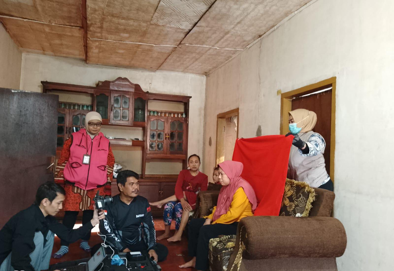 Doc. Jelang Pilkada 2024, Disdukcapil Kota Cimahi Kebut Jemput Bola Perekaman KTP-EL Bagi Warga Disabilitas dan Lansia (Ist)