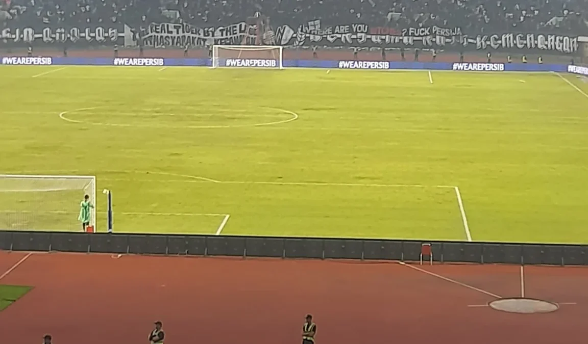 Tampak steward sedang berjaga di pertandingan Persib vs Persija/H Priyadi/Jabar Ekspres