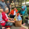 Cerita Pedagang Jamu di Purwakarta Dapat Rezeki Nomplok dari Ahmad Syaikhu