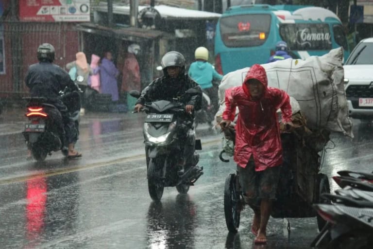 Oktober jadi periode transisi peralihan musim kemarau menjadi penghujan. (Dok. Jabar Ekspres).