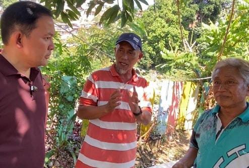 Calon Wali Kota Bogor, Nomor Urut 5, Dokter Rayendra alias Randi Rayendra (Pojok Kiri) saat berdiskusi bersama warga Bantar Jati, Kecamatan Bogor Utara, Kota Bogor. (Foto: Istimewa)