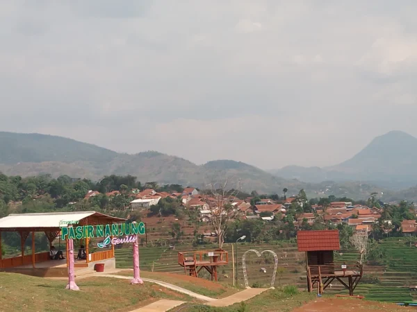 Wisata Desa Pasirnanjung Geulis, di wilayah Kecamatan Cimanggung, Kabupaten Sumedang. (Yanuar/Jabar Ekspres)