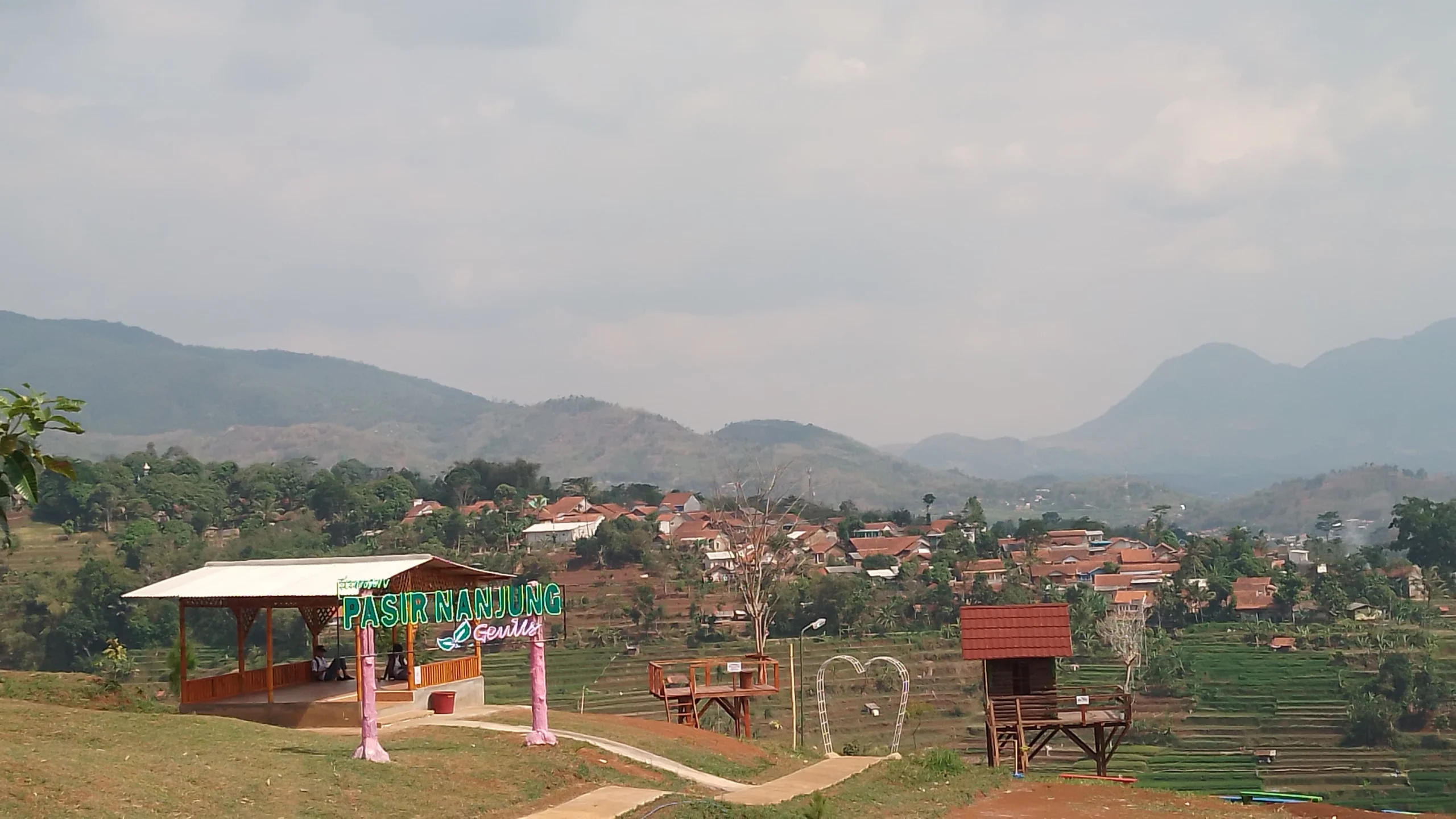 Wisata Desa Pasirnanjung Geulis, di wilayah Kecamatan Cimanggung, Kabupaten Sumedang. (Yanuar/Jabar Ekspres)