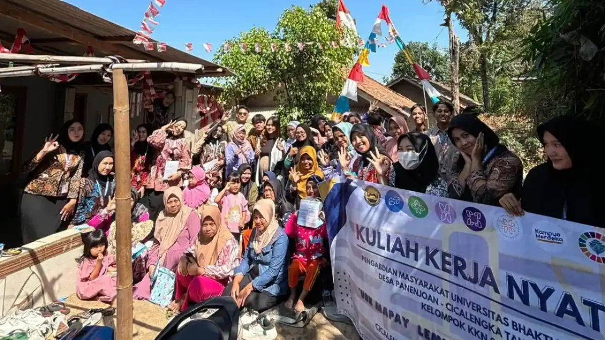 Mahasiswa KKN Universitas Bhakti Kencana Melakukan Kuliah Kerja Nyata di Desa Panenjoan Kecamatan Cicalengka Kabupaten Bandung