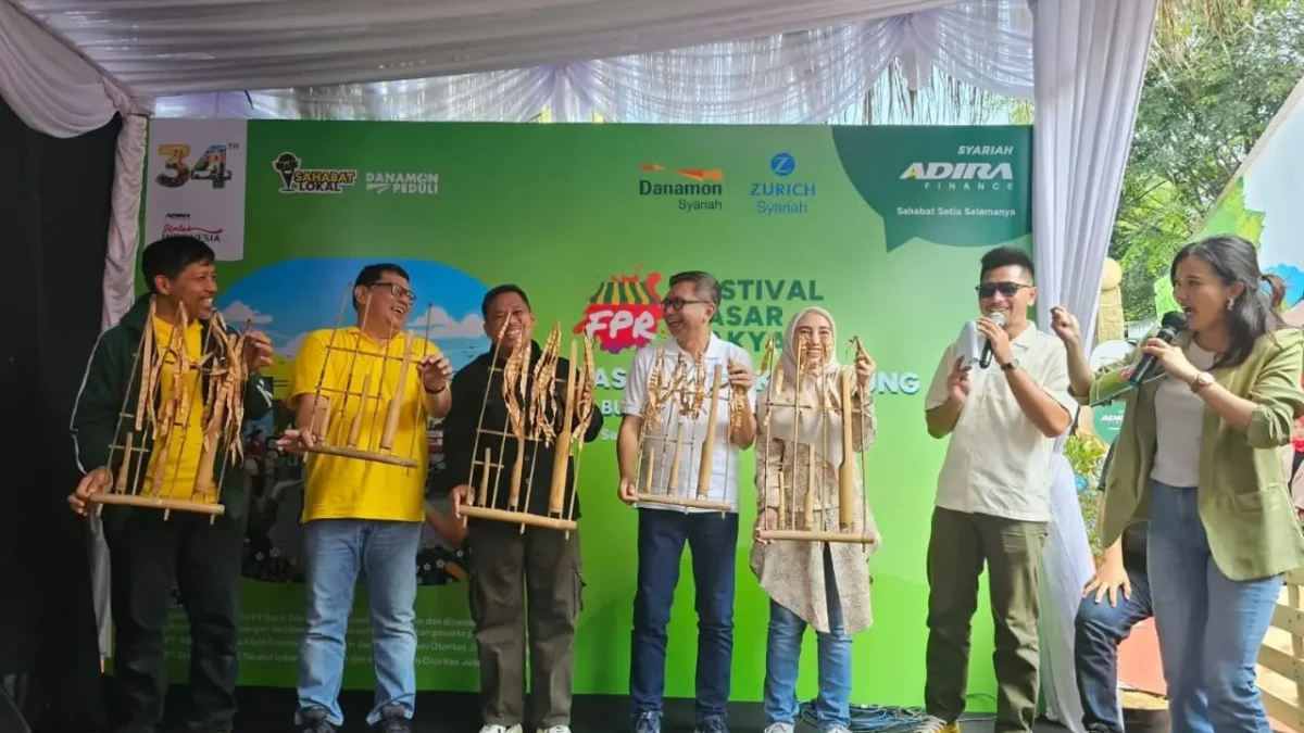 Dorong Pertumbuhan Ekonomi Lokal, Adira Finance Syariah, Danamon Syariah, dan Zurich Syariah Perdana Gelar Festival Pasar Rakyat (FPR) 2024 di Pasar Rangkasbitung