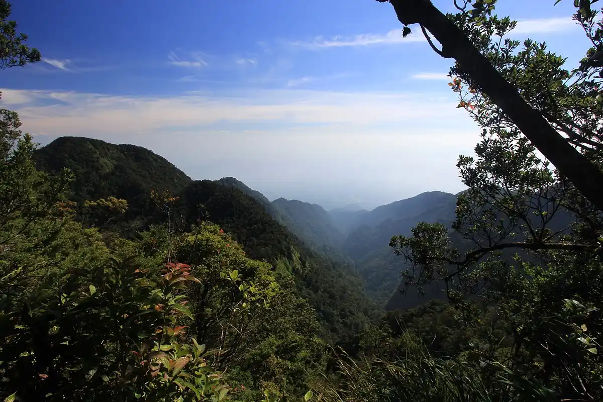 5 Gunung Paling Angker di Jawa Barat yang Menyimpan Segudang Cerita Mistis