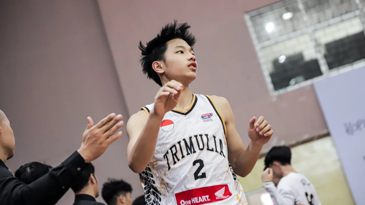 Sosok Edrick Wong (nomor punggung dua) dalam Honda DBL with Kopi Good Day 2024 West Java-East