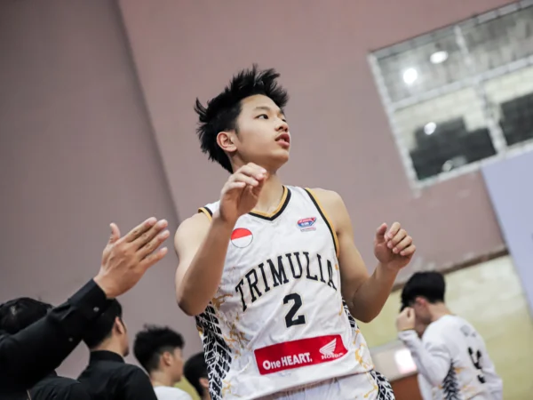 Sosok Edrick Wong (nomor punggung dua) dalam Honda DBL with Kopi Good Day 2024 West Java-East