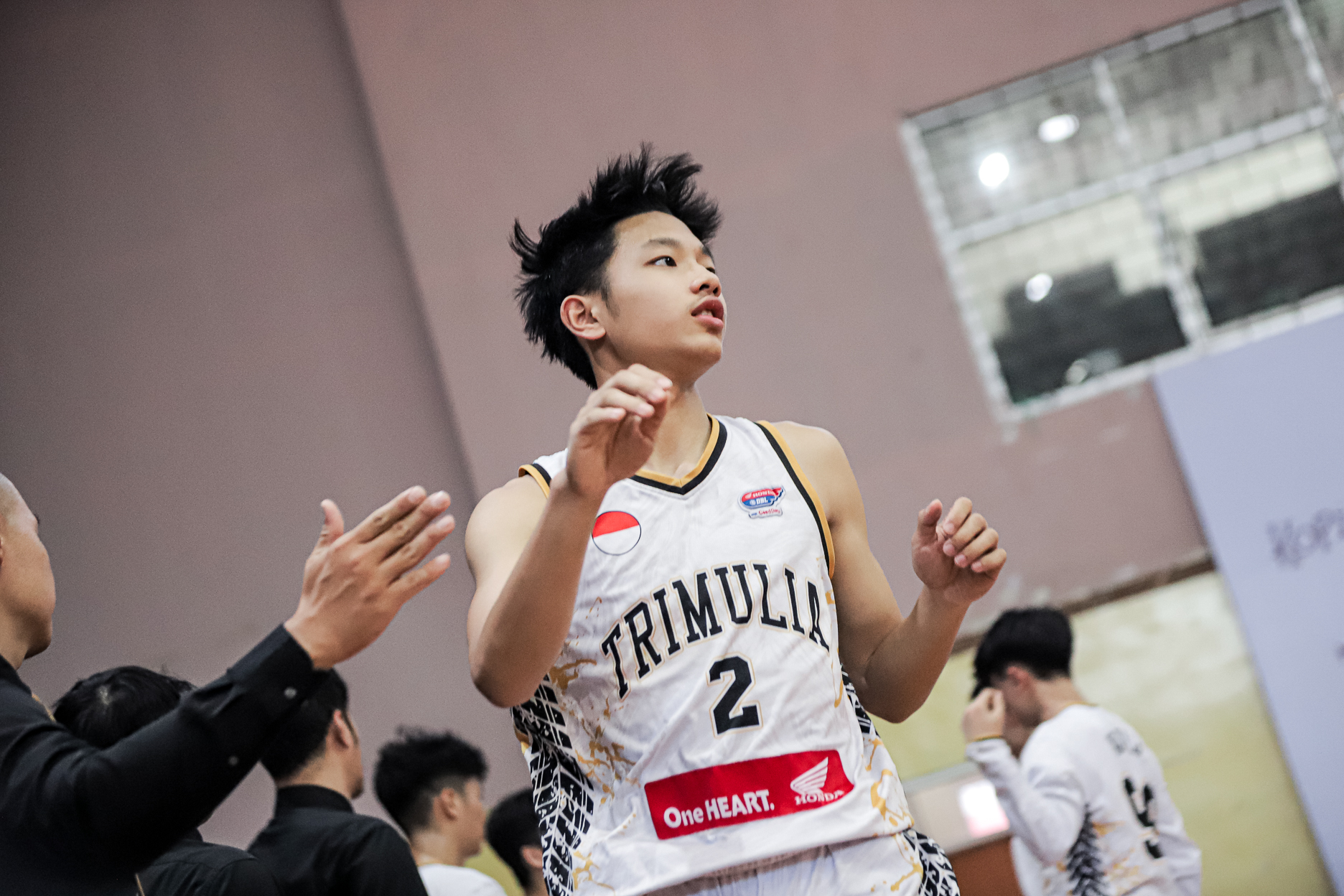 Sosok Edrick Wong (nomor punggung dua) dalam Honda DBL with Kopi Good Day 2024 West Java-East