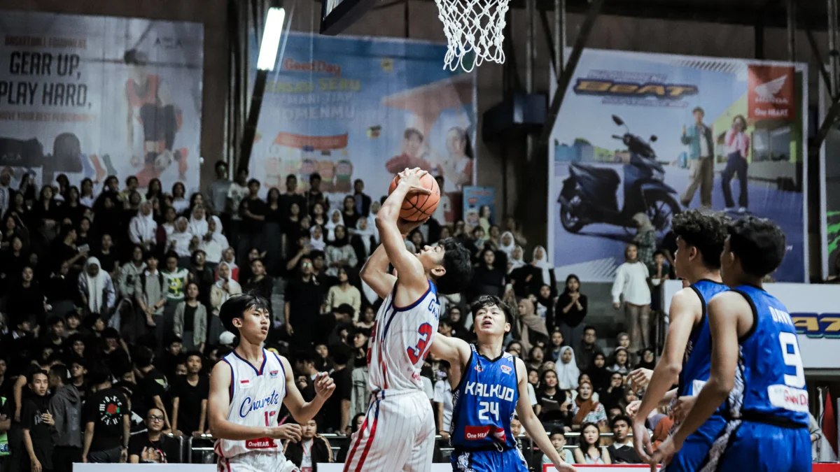 Tim Putra SMAN 2 Bandung (Charets) di kompetisi Honda DBL with Kopi Good Day 2024 West Java-East raih kemenangan atas SMA Kalam Kudus Bandung