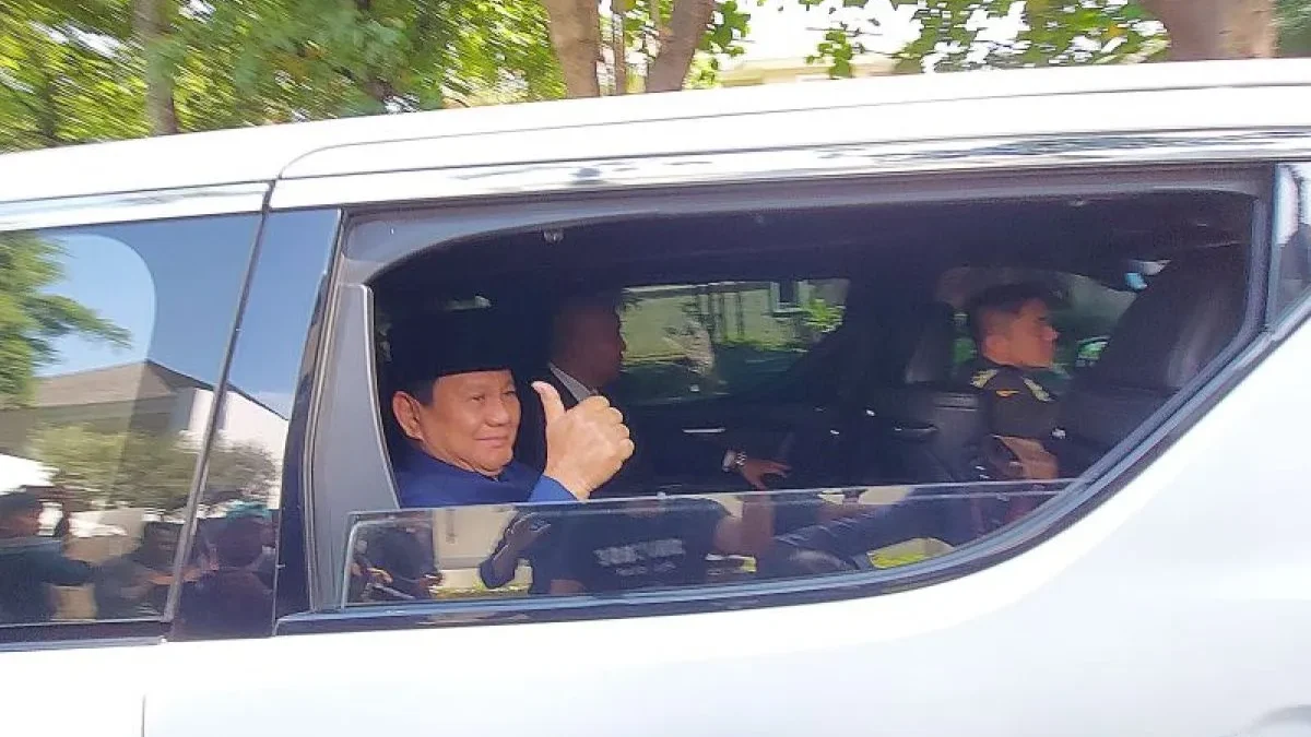 Prabowo tiba di lokasi pelantikan presiden, Minggu (20/10/2024). (ANTARA)