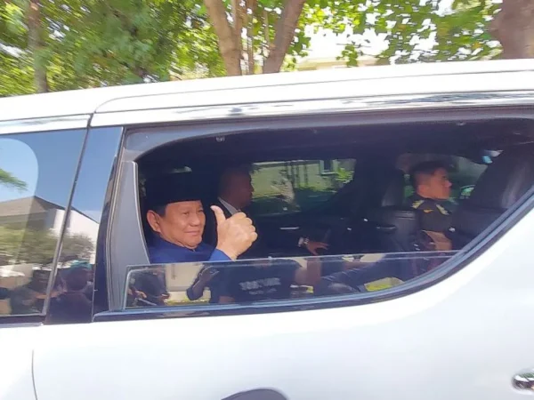 Prabowo tiba di lokasi pelantikan presiden, Minggu (20/10/2024). (ANTARA)