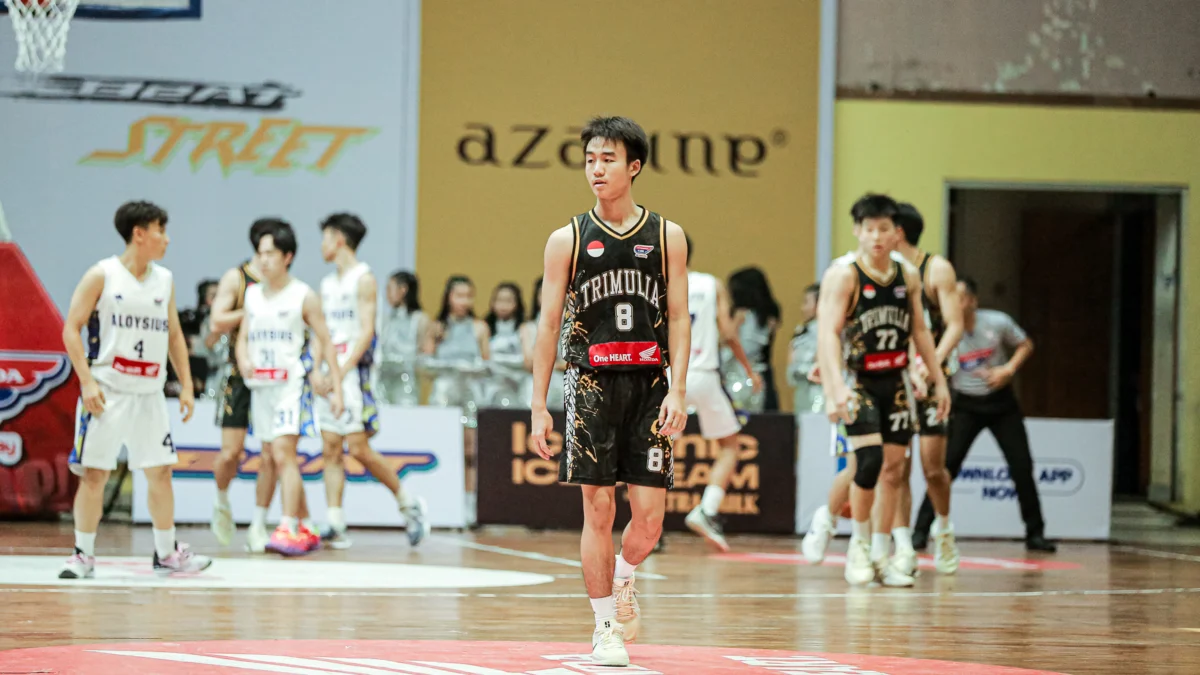 Sosok Edward Bryan (nomor punggung delapan) dalam Honda DBL with Kopi Good Day 2024 West Java-East