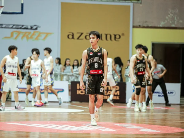 Sosok Edward Bryan (nomor punggung delapan) dalam Honda DBL with Kopi Good Day 2024 West Java-East