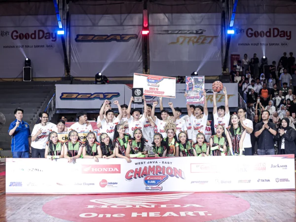 Potret tim putra SMAN 2 Bandung dalam Final Party Honda DBL with Kopi Good Day 2024 West Java-East