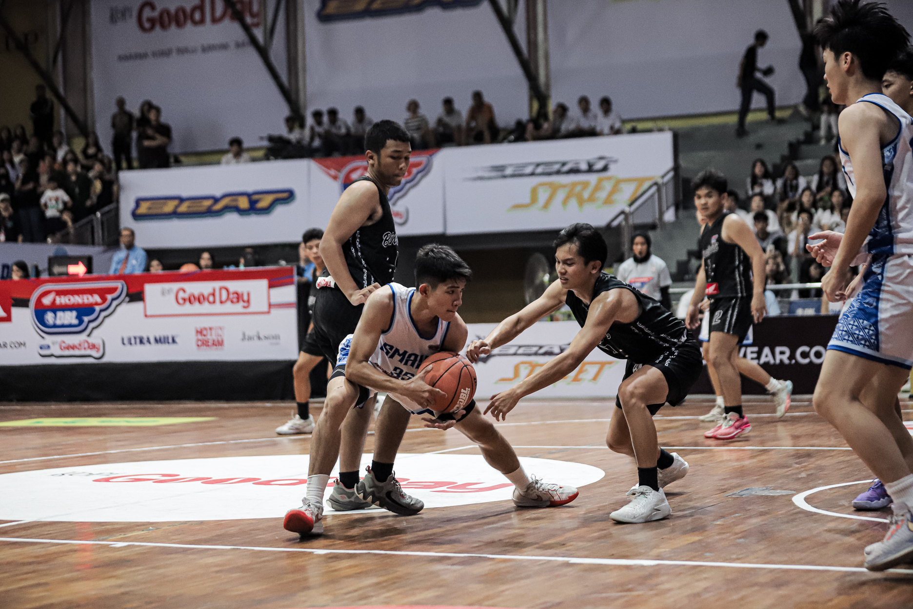 Potret pertandingan SMA 1 Penabur vs SMA Bina Bakti 1 Bandung