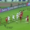 Gol penyeimbang Mohamed Marhoon di menit ke-90+9 yang memicu kontroversi dalam pertandingan Bahrain vs Indonesia.