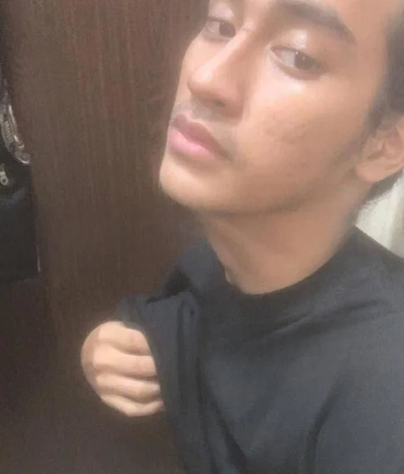 Netizen dihebohkan denganviralnya foto syur mirip Abidzar pamer alat kelamin, Ummi Pipik beri tanggapan agar sabar pada anaknya.