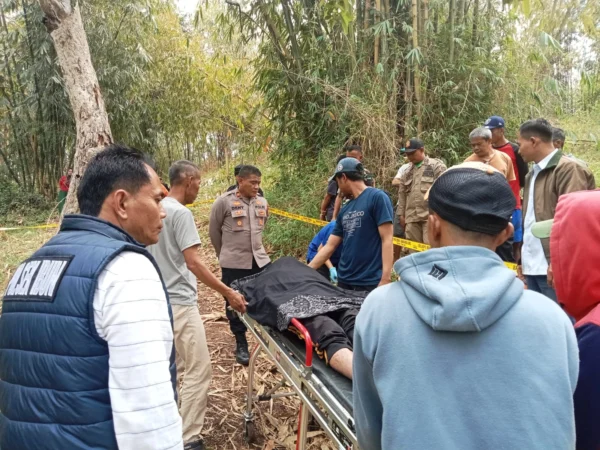 Warga Ibun Dihebohkan Dengan Penemuan Mayat Pria di Perkebunan