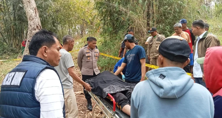 Warga Ibun Dihebohkan Dengan Penemuan Mayat Pria di Perkebunan