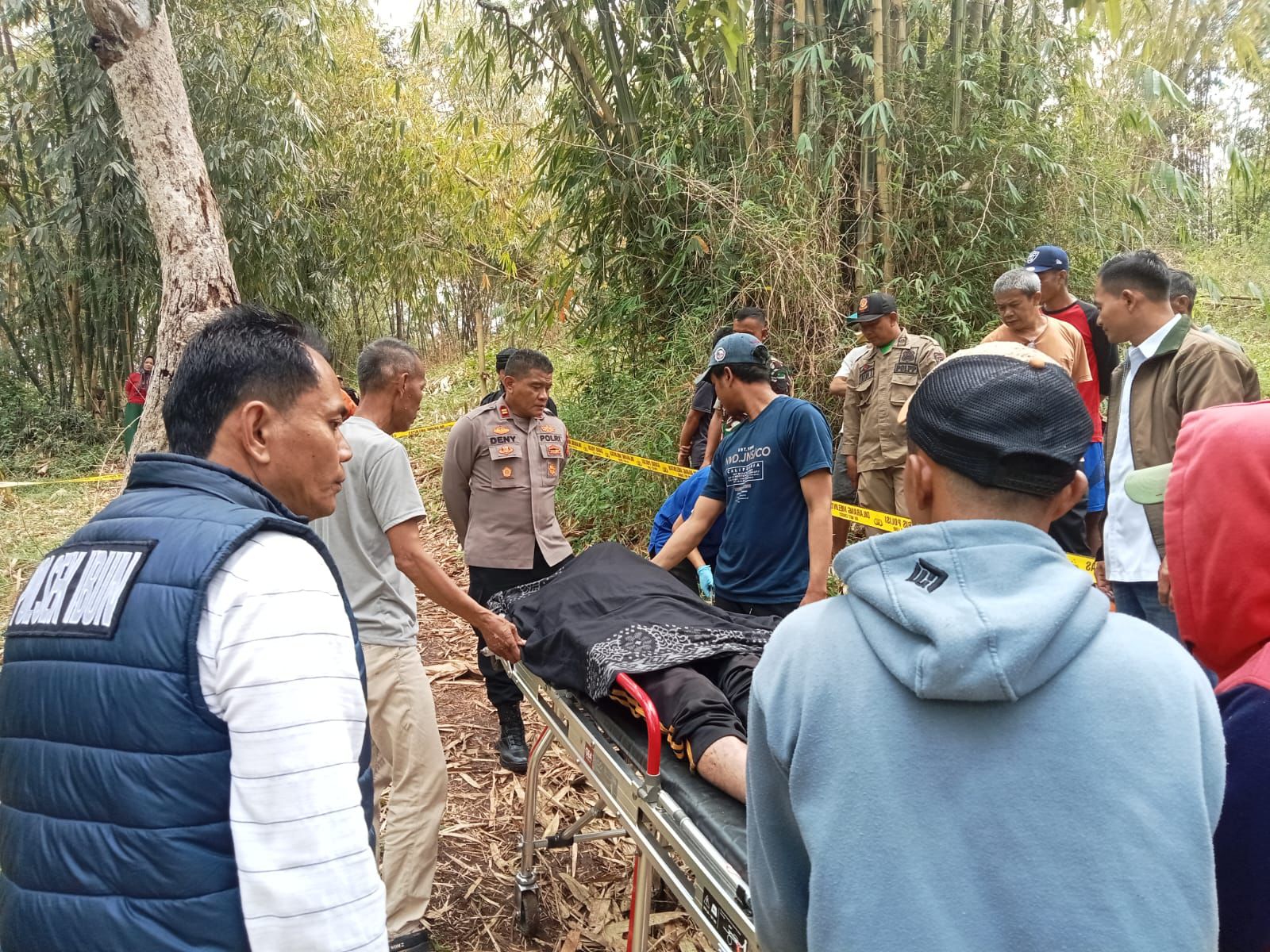 Warga Ibun Dihebohkan Dengan Penemuan Mayat Pria di Perkebunan