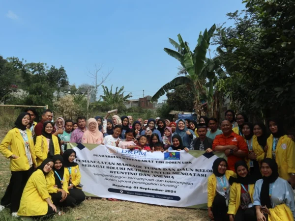 Kegiatan Penyuluhan Pemanfaatan Daun Kelor Bersama Masyarakat Ds. Nagrog Kec. Cicalengka Kab. Bandung