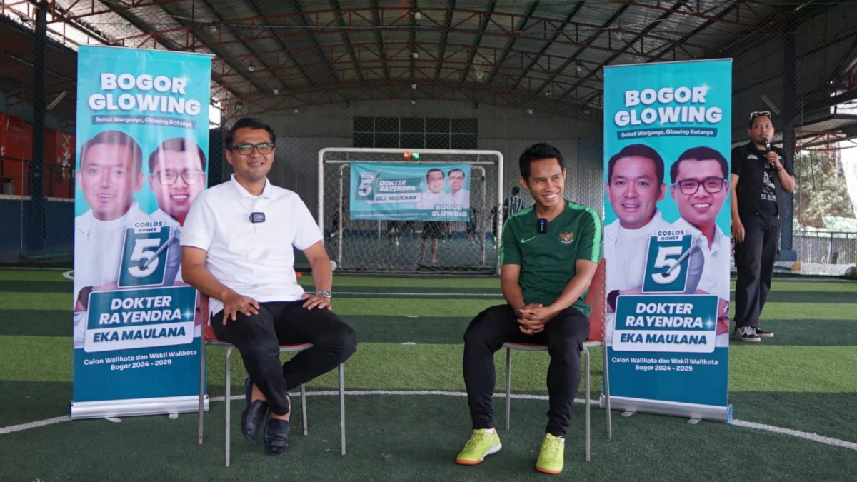 Calon Wakil Wali Kota Bogor, Nomor Urut 5, Eka Maulana bersama Kapten Timnas Futsal Indonesia, M Iqbal R Iskandar. (Foto: Istimewa)