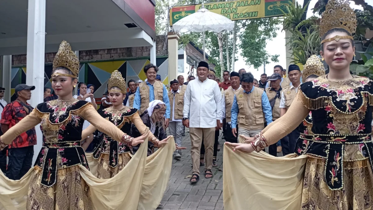 Calon Bupati Bogor Rudy Susmanto saat menghadiri deklarasi dukungan dari Barraja. (Sandika Fadilah /Jabar Ekspres)