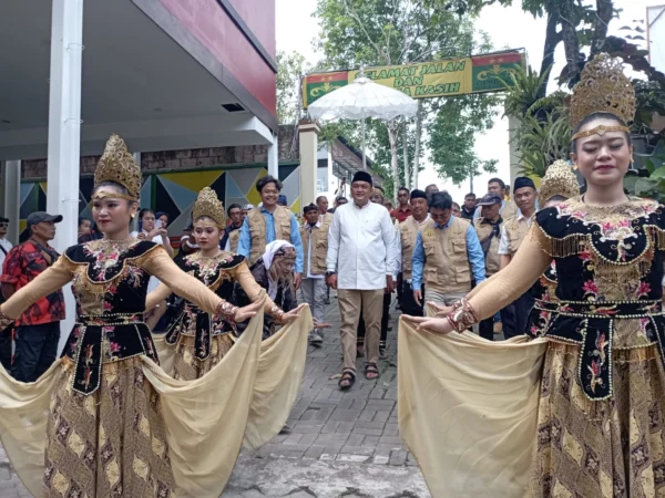 Calon Bupati Bogor Rudy Susmanto saat menghadiri deklarasi dukungan dari Barraja. (Sandika Fadilah /Jabar Ekspres)