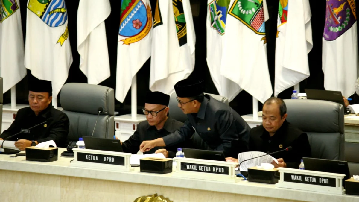 Rapat Paripurna pembentukan AKD DPRD Jabar, Kamis (10/10).