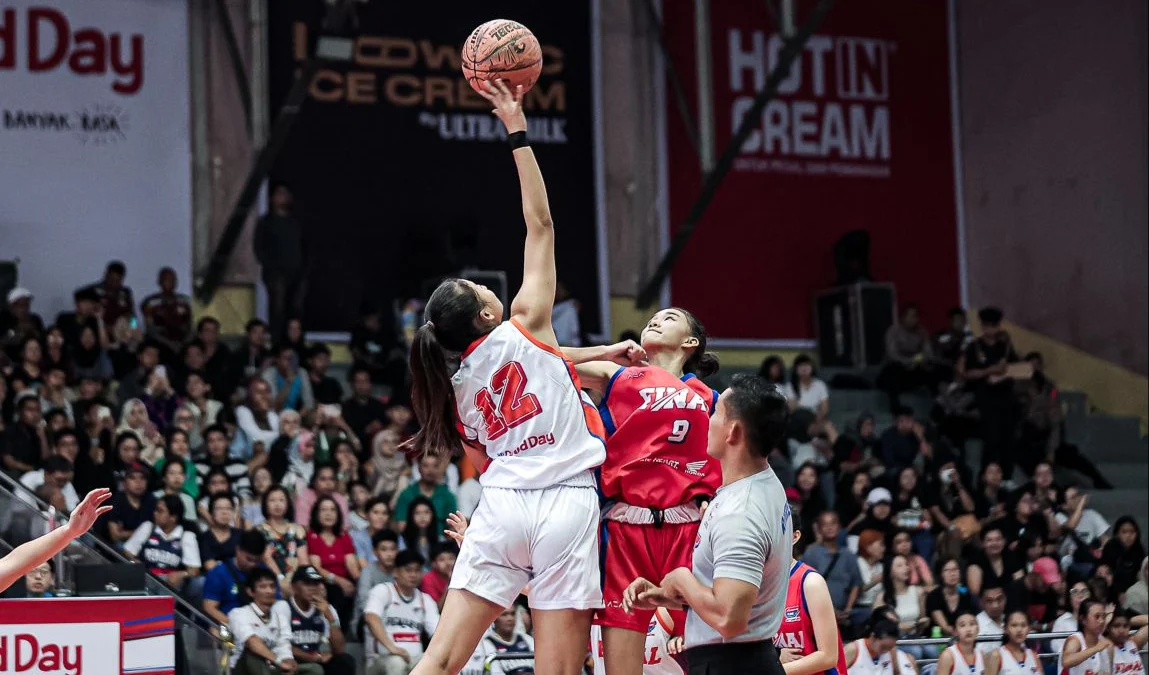 Penabur Cirebon sukses rengkuh gelar kedua setelah mampu tuntaskan perlawan SMA 1 BPK Penabur Bandung di gelaran Honda DBL with Kopi Good Day 2024 West Java Championship (Dok DBL)