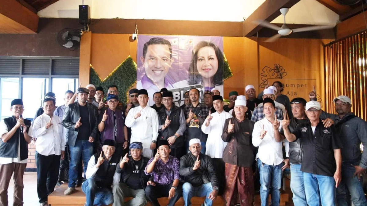 Calon Wali Kota Bogor, Nomor Urut 1, Sendi Fardiansyah bersama jajaran FMB Kota Bogor. (Yudha Prananda / Jabar Ekspres)