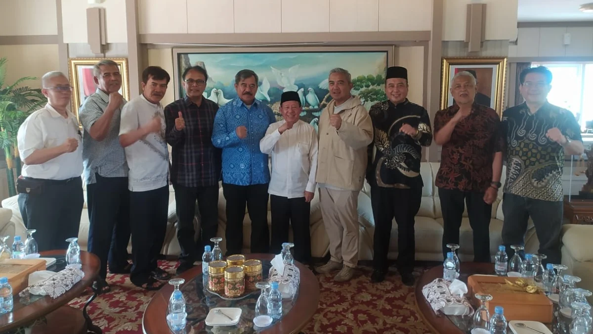 Ketua umum PB Paguyuban Pasundan Prof. Didi Turmudzi menggelar silahturahmi dengan Calon Wali Kota Bandung Muhammad Farhan