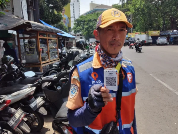 Penggunaan QRIS untuk pembayaran Parkir di Kota Bandung menuai pro dan kontrak. Sebab sejak 5 tahun terakhir tidak pernah capai target