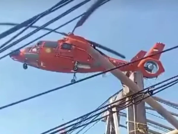 Salah satu korban nelayan di Pantai Tegallbuled Kabupaten Cianjur yang tenggelam disapu ombak ditemukan tidak bernyawa di Pantai Cikole.