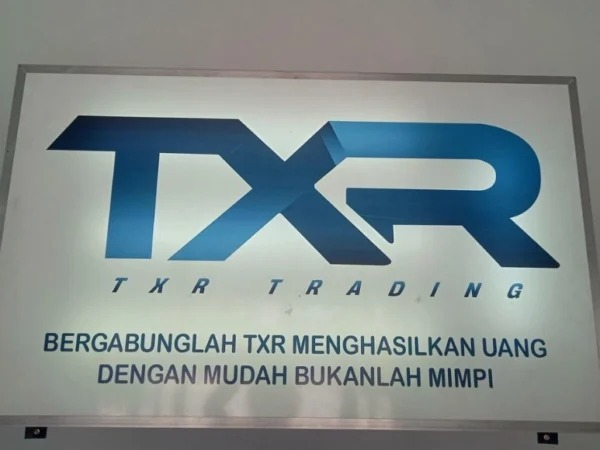 Aplikasi TXR Trading yang diduga mengalami SCAM hari ini.