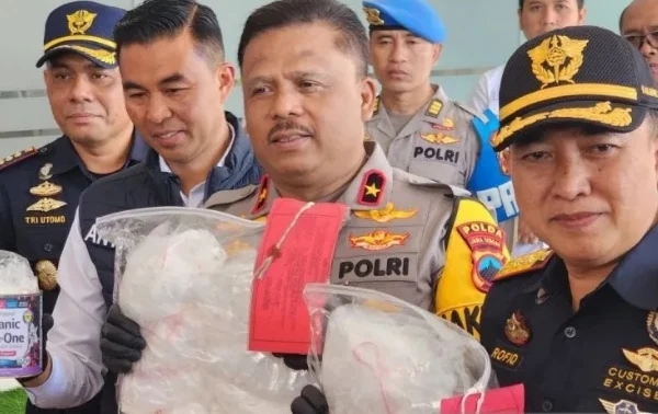 Wakapolda Jawa Tengah Brigjen Pol. Agus Suryonugroho (dua kanan). (foto/ANTARA)