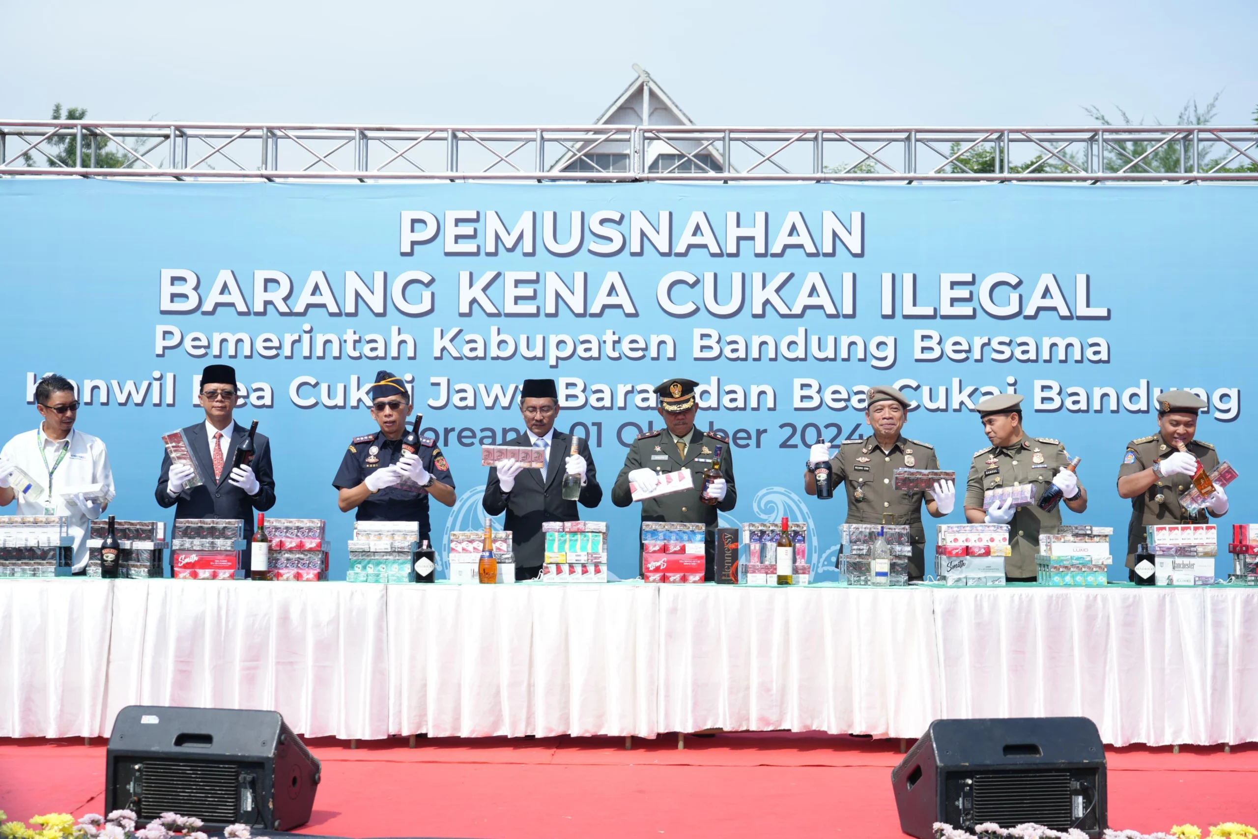 Pemkab Bandung dan Bea Cukai Musnahkan 4,5 Juta Batang Rokok Ilegal. Foto Istimewa