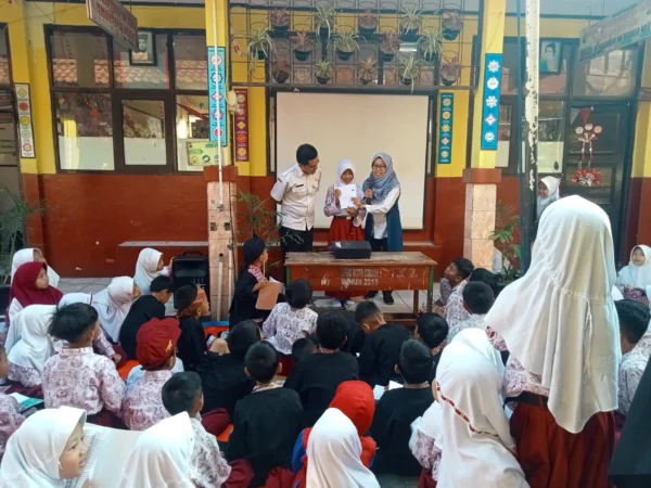 Doc. Program Gerakan Literasi Rabu (Gasibu) yang Rutin Dilaksanakan SDN Cipageran Mandiri 4 (mong)