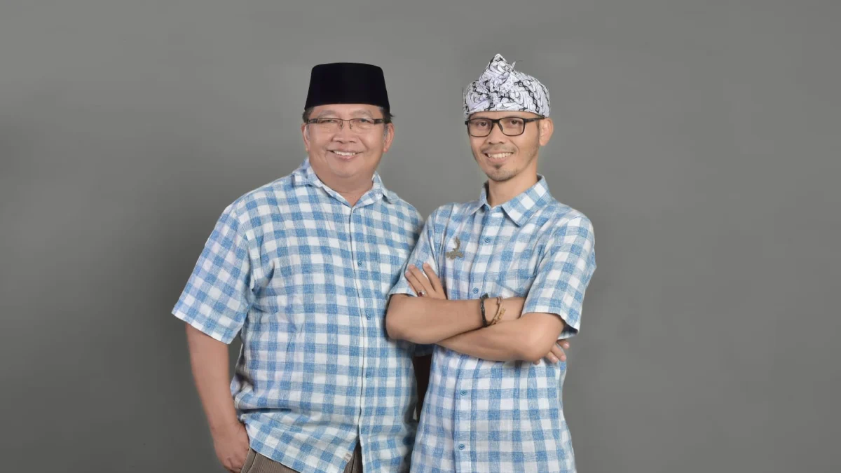 Calon Wali Kota Banjar Bambang Hidayah (kiri) dan calon wakil wali kota Banjar Dani Danial Muhklis berfoto bersama. (Istimewa)