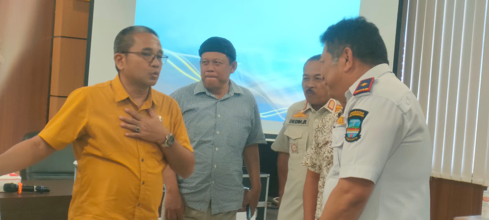 Kadis Perhubungan Kabupaten Pangandaran Irwansyah bersama Pj Bupati Pangandaran Benny Bachtiar (kiri), baru-baru ini. (Istimewa)