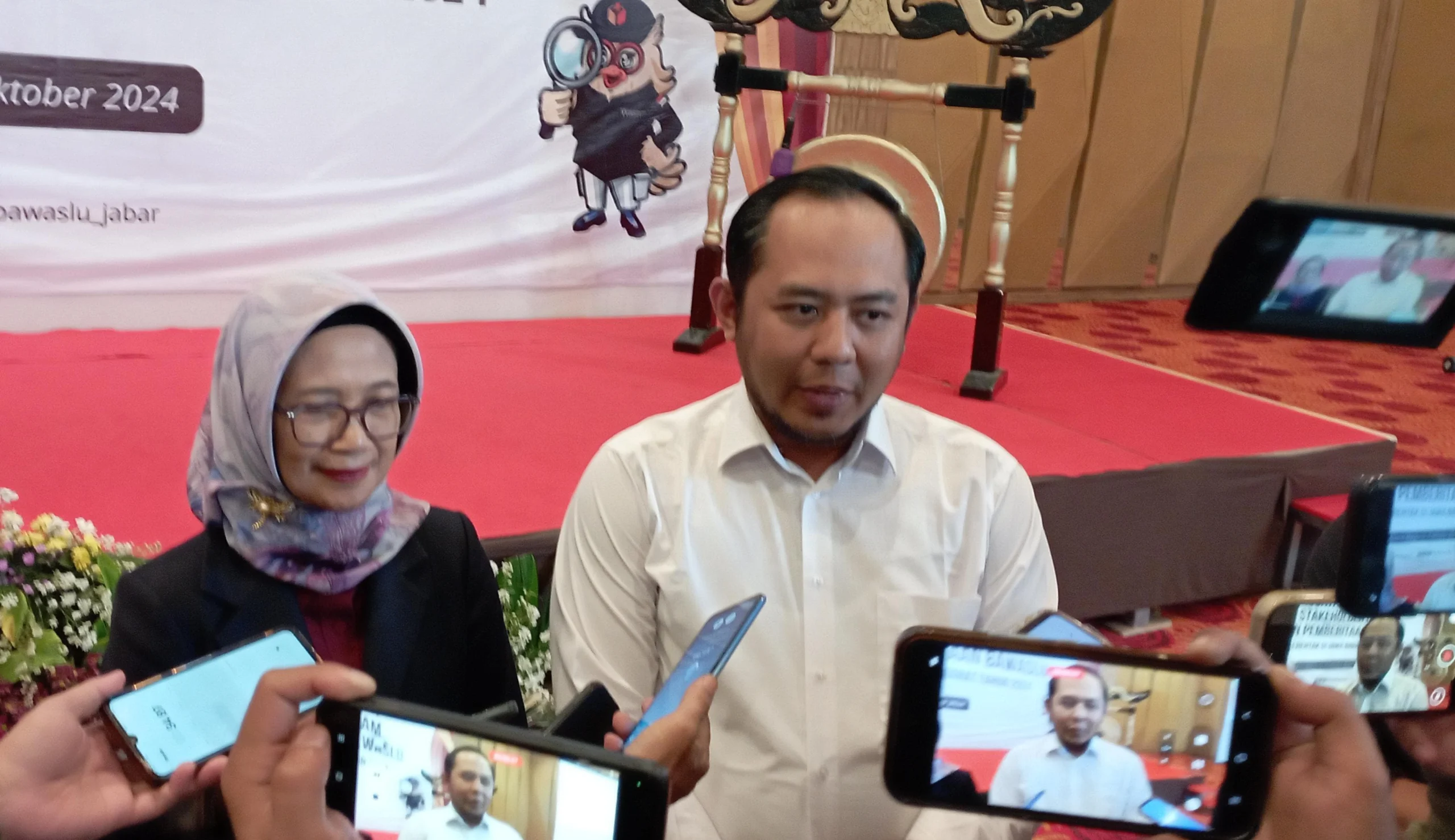 Bawaslu Jabar Temukan 3 Pelanggaran Informasi Hoax Selama Tahapan Pilkada Serentak 2024. (Sandi Nugraha / Jabar Ekspres)