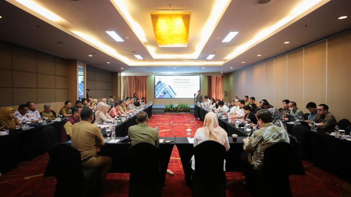 Rapat Pembahasan Tindak Lanjut Rencana Pengusahaan BIUTR Pemkot Bandung bersama Kementerian PUPR dan Pemprov Jabar, pada Selasa (8/10).