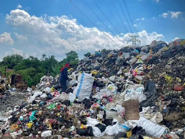 Pemkab Bandung Barat siapkan sejumlah strategi atasi persoalam sampah usai pembuangan ke TPAS Sarimukti dibatasi. Selasa (8/10). Dok Jabar Ekspres