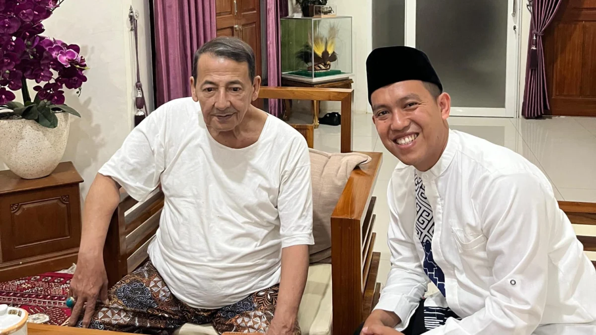 Habib Luthfi bin Yahya bersama Calon Wali Kota Bogor, Nomor Urut 1, Sendi Fardiansyah. (Yudha Prananda / Istimewa)