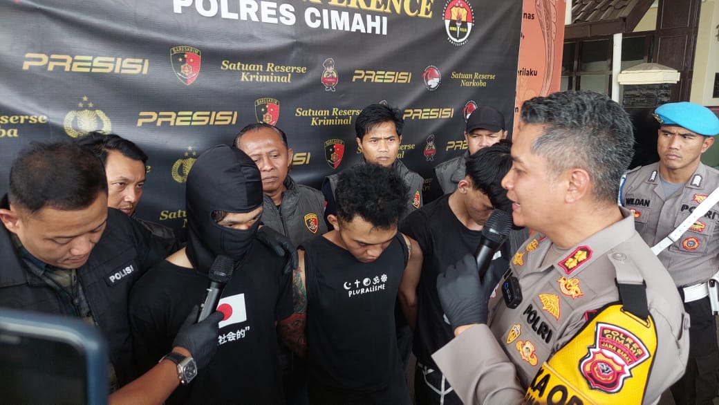 Pelaku Penganiayaan yang Disiarkan di Media Sosial saat Diringkus Polres Cimahi (mong)