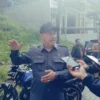 Wakil Ketua DPRD Kota Cimahi, Edi Kanedi saat Meninjau Lokasi Longsor di Bukit Cibogo Living (mong)