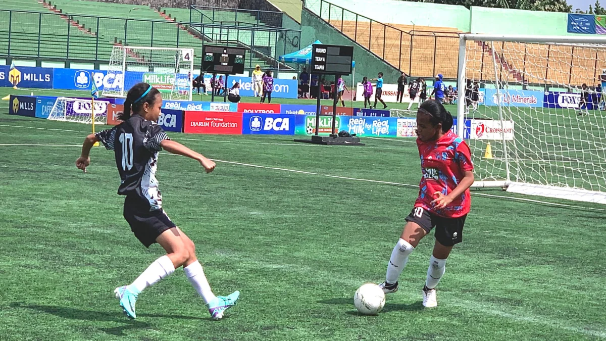 Potret Gelaran MilkLife Soccer Challenge - Bandung Series 2 2024 yang bertempat di lapangan Siliwangi, Kota Bandung